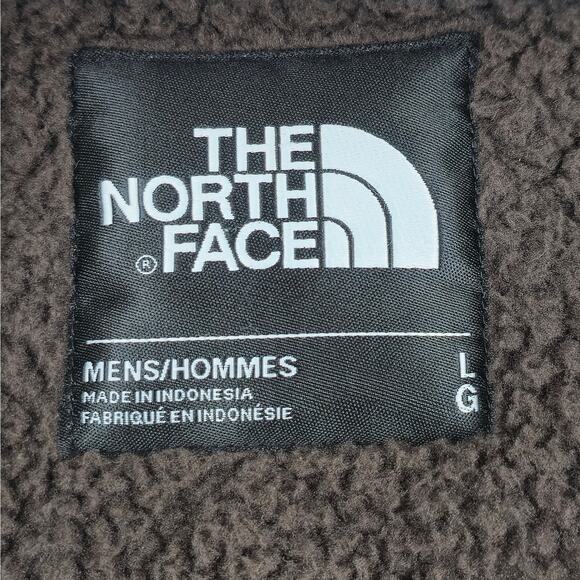 The North Face Mens Large Cuchillo Insulated Full Zip Vest in a Gold/Brown Color - Picture 11 of 15